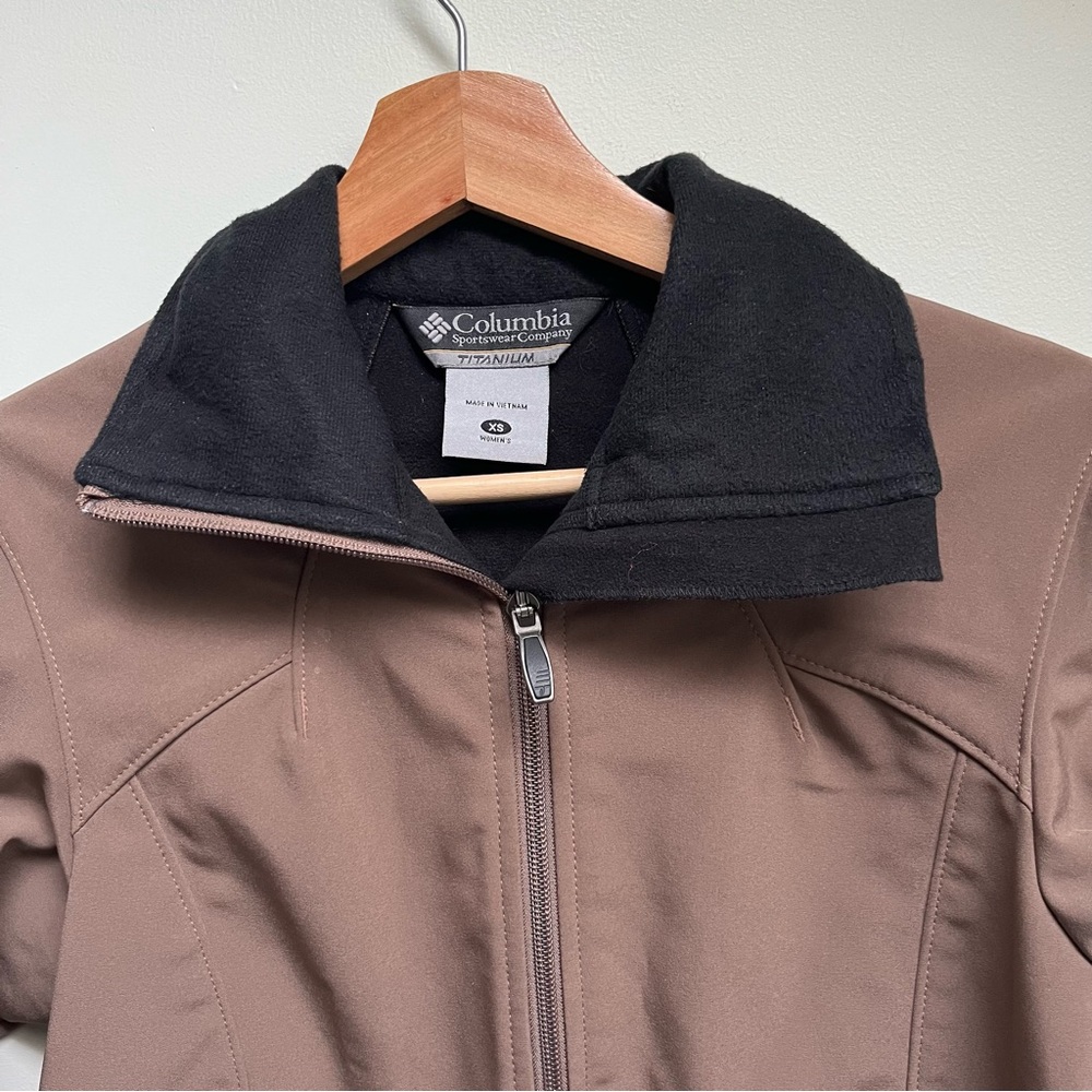 Columbia‎ Titanium Brown Shell Jacket - Picture 4 of 10